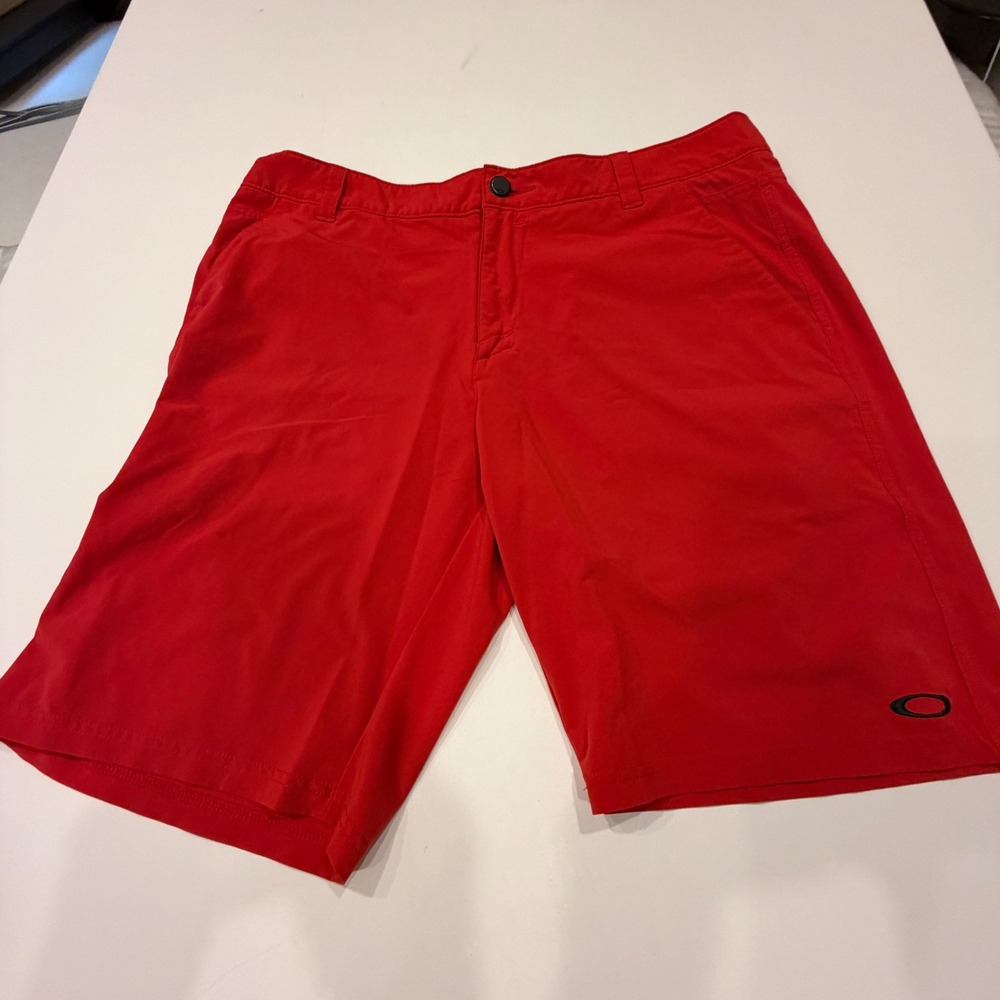 Oakley Men's 36 Red Golf Shorts Regular Fit Performance Preppy Streetwear